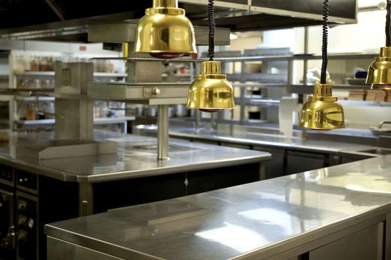 Food service counter in stainless steel, food-safe, also with inoxSPECTRAL process