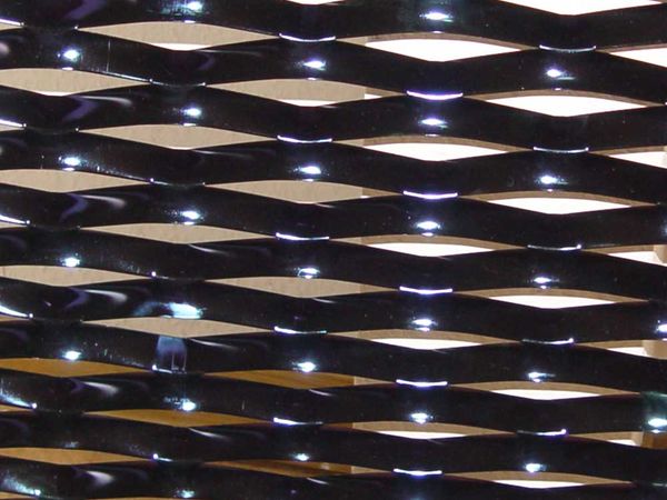 Expanded metal - wide mesh - blue